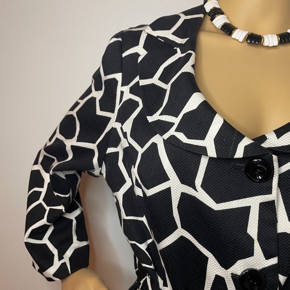 Vintage black white mod graphic belt sixties coat! - Picture 4 of 13